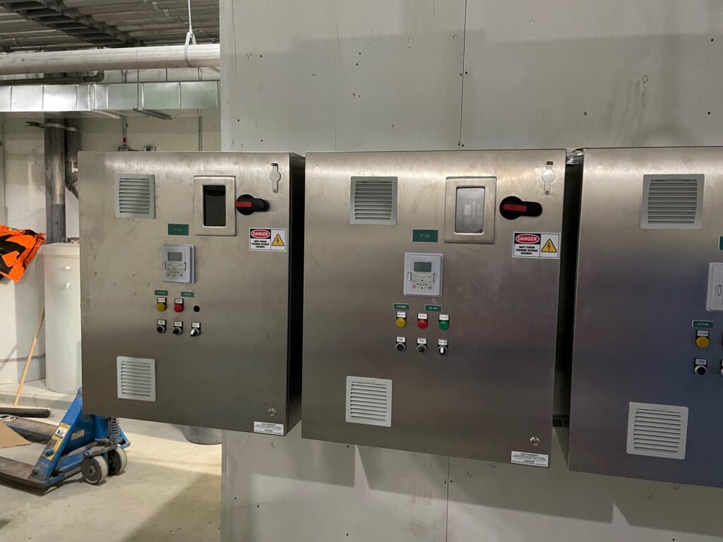 Photo salle mécanique centre communautaire - Némiscau-2 Salle de mécanique du Centre communautaire de Nemiscau