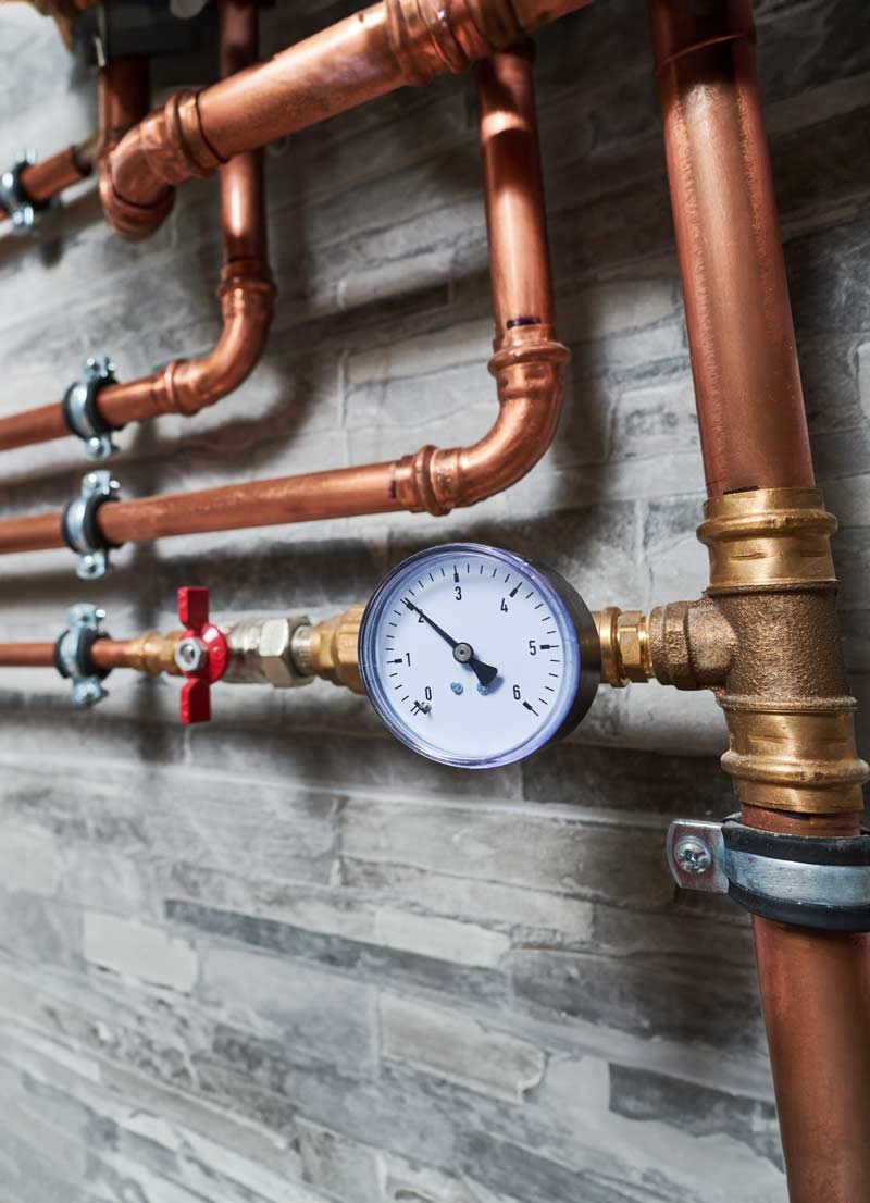 tuyauterie en cuivre avec cadrans